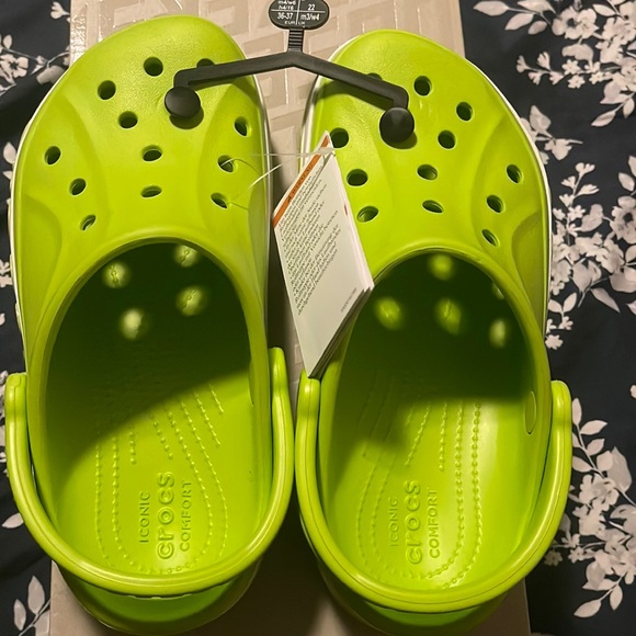 Crocs neon green - Picture 1 of 3
